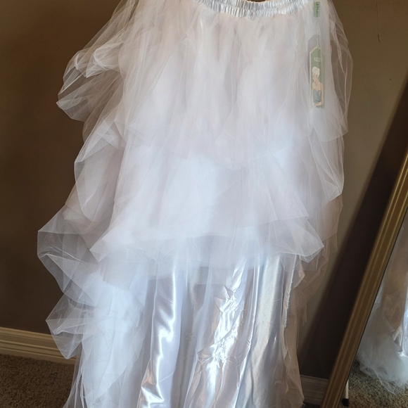 White High-Low Ruffled Tulle Skirt - Picture 4 of 5